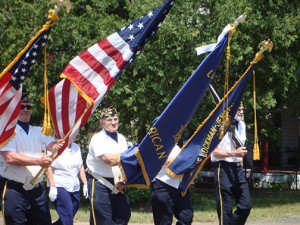 Woodford -- 052015 Memorial day honor guard color