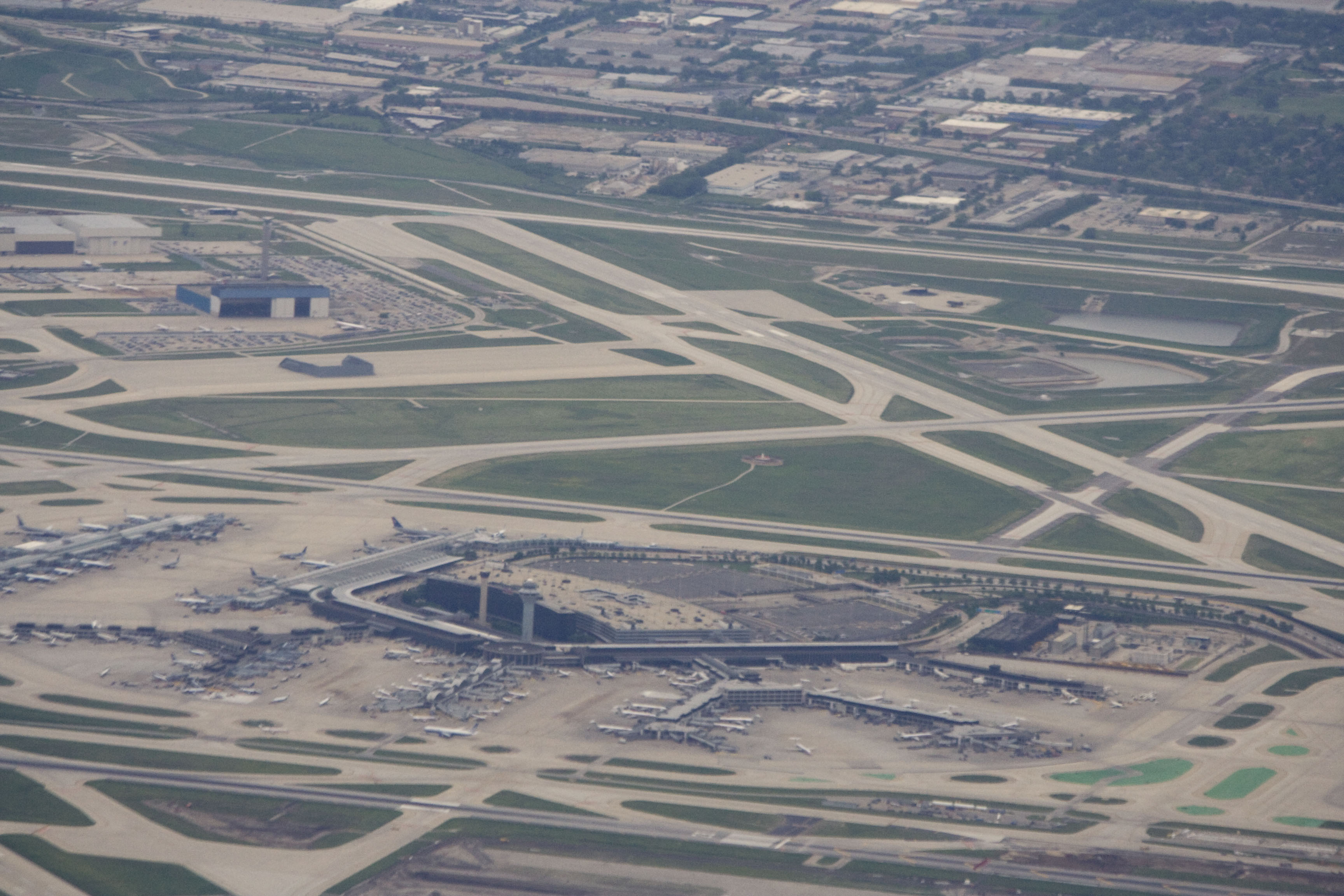 New runway, south air traffic control tower opens at O’Hare