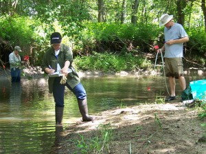 Illinois RiverWatch Network is offering a series of RiverWatch volunteer training workshops throughout the state this spring and summer.  (Photo courtesy National Great Rivers Research and Education Center)