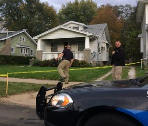  Peoria Police detectives investigate the home of John Eason, 50, who was pronounced dead there at 10:43 a.m. Sunday, Oct 30 after being found unresponsive by an unidentified person. (Photo by Holly Eitenmiller / for Chronicle Media)