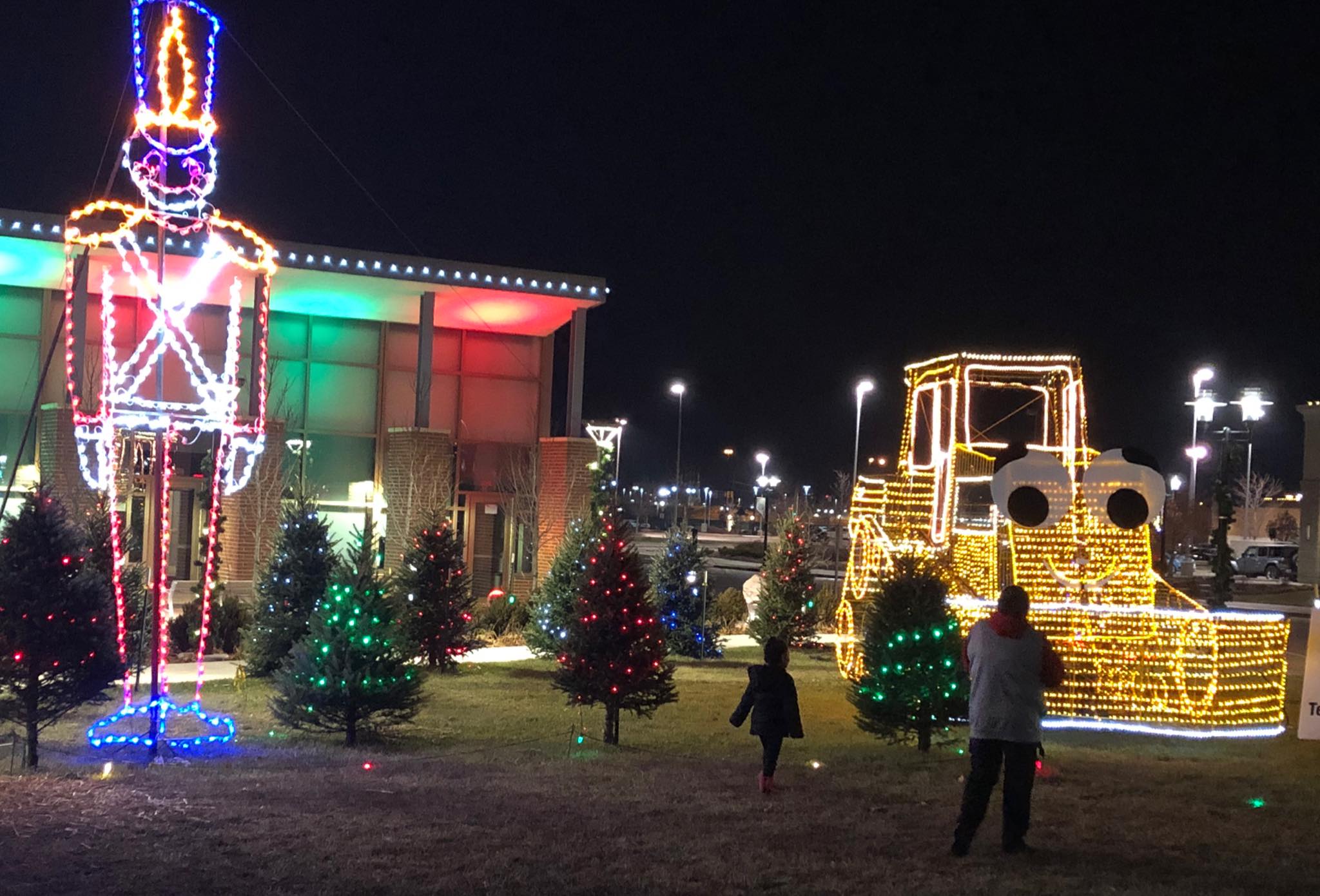 East Peoria festival lights the way to holiday season Chronicle Media