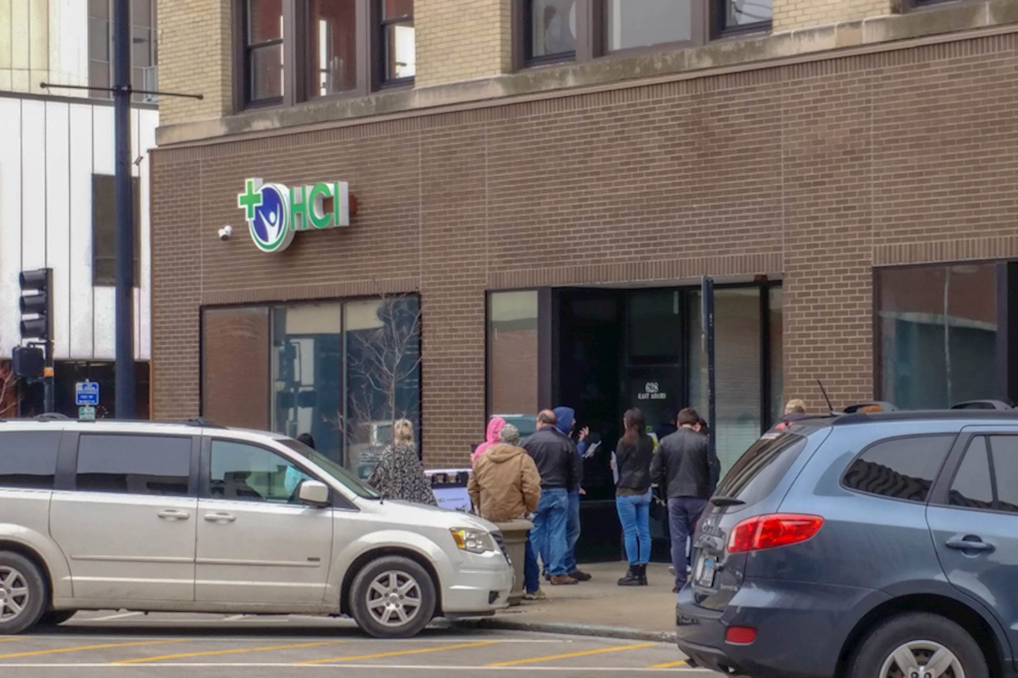 Illinois dispensaries report smooth rollout of legalized pot