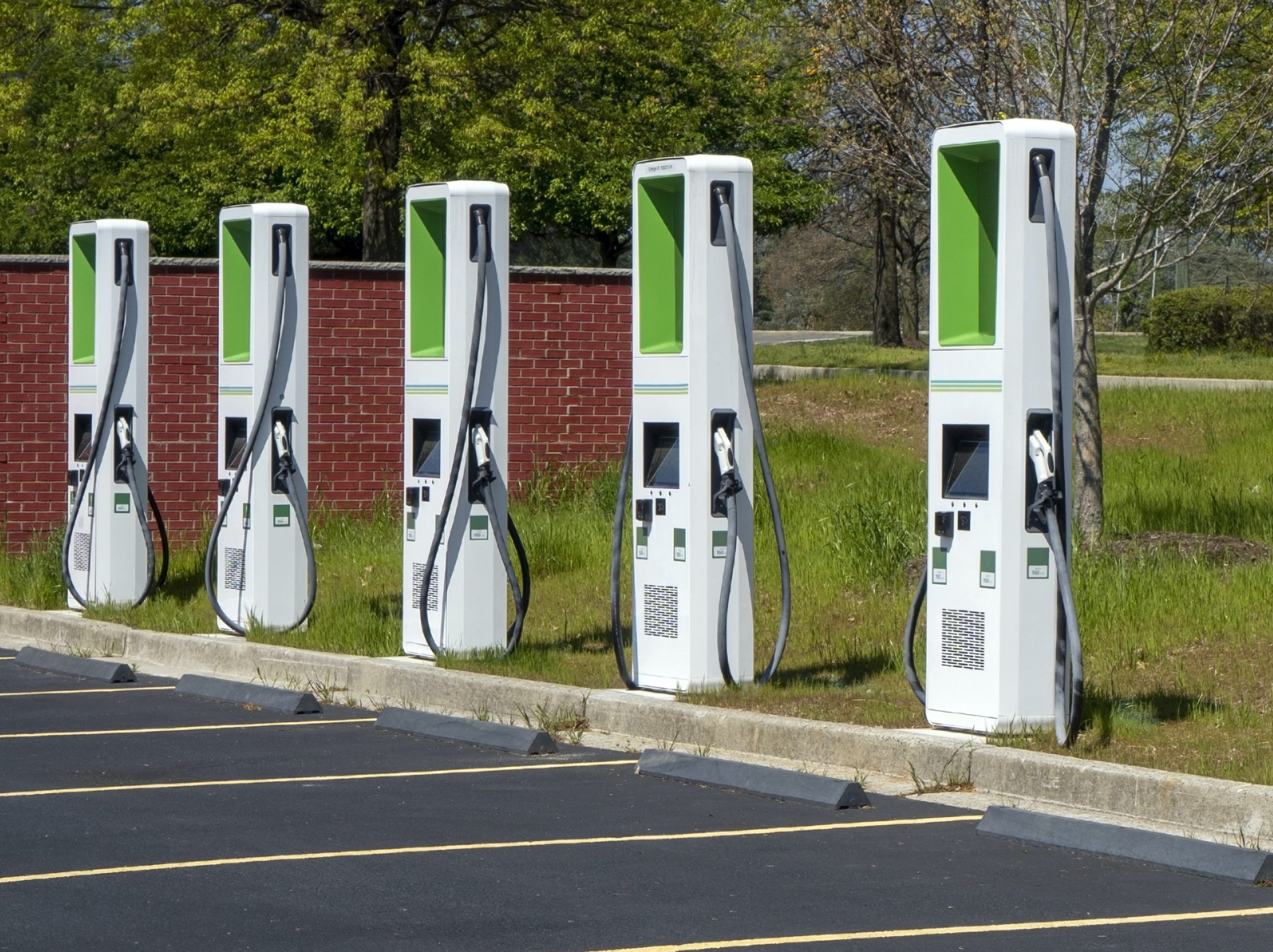 Governors support electric vehicle charging network across Midwest