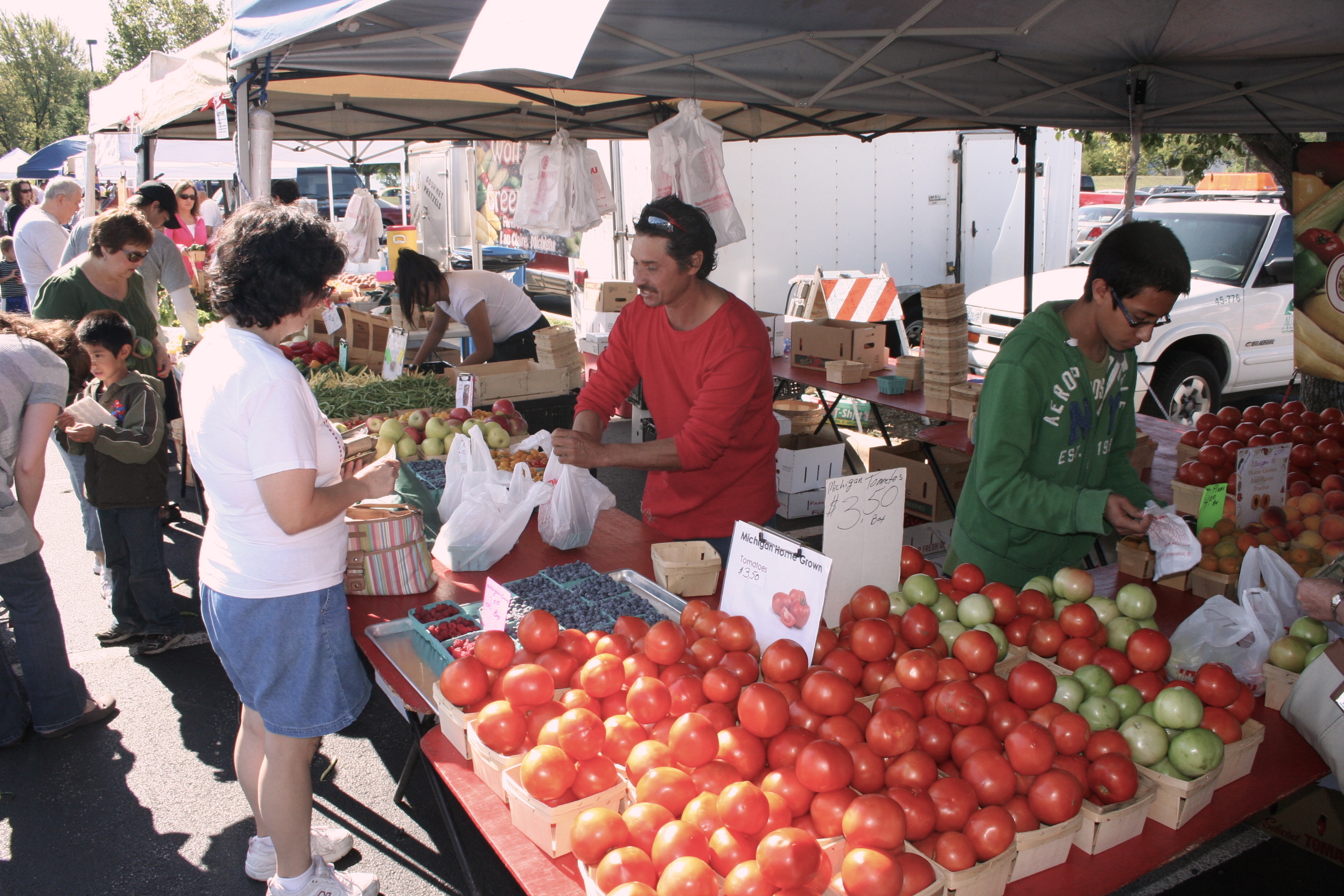 Tazewell County farmers markets open for a fresh new season - Chronicle  Media