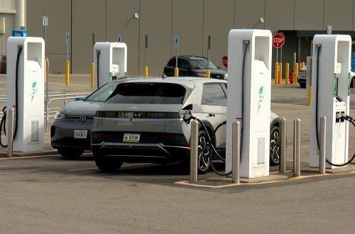 Illinois looks to add enough chargers to support 1 million EVs