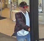 ‘Bare-Chested Bandit’ hits three Loop banks