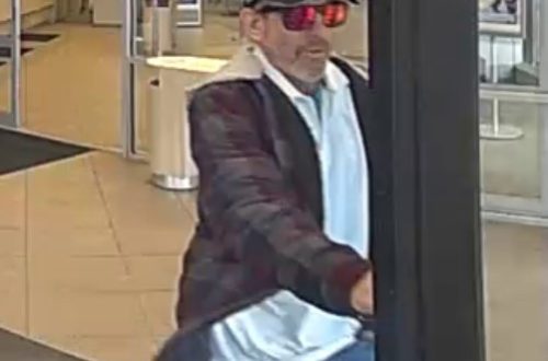 ‘Bare-Chested Bandit’ hits three Loop banks