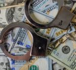 Robber hits two Chicago banks